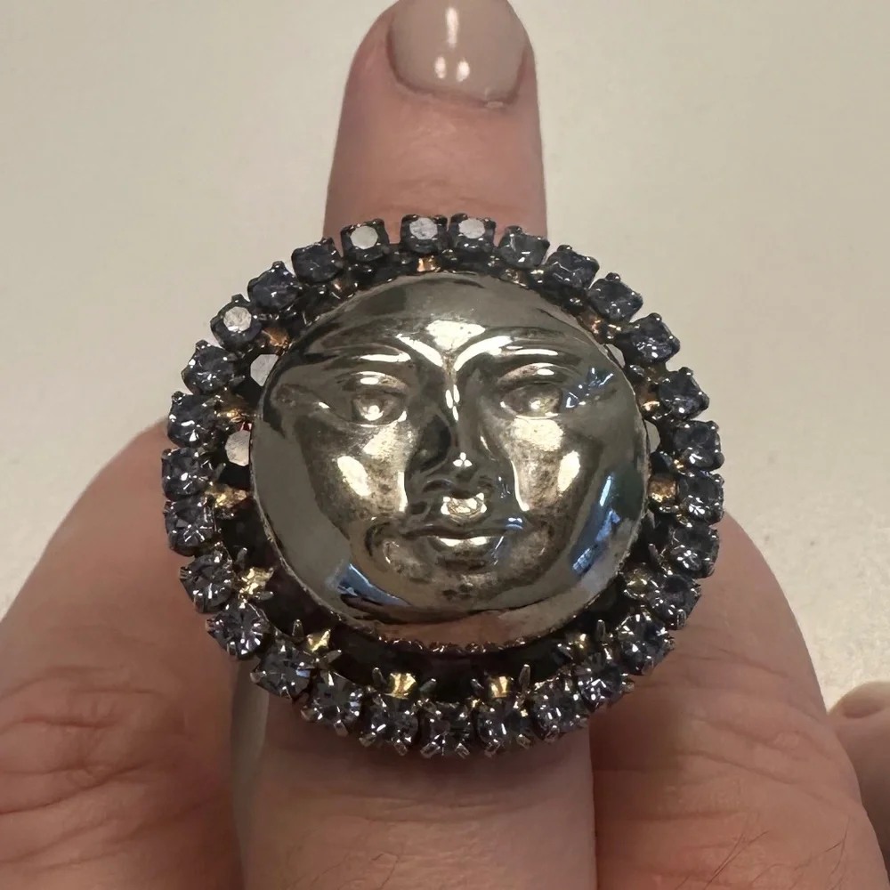 TOVA - Silver Plated Amethyst & VioletCrystal Encircled Sun Face Statement Ring - Picture 9 of 16